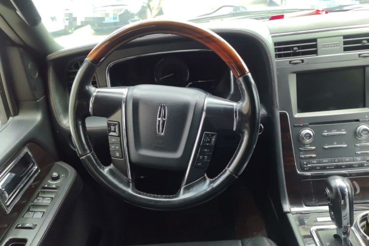 Used Lincoln Navigator 2016 3.5T AWD Steering Wheel