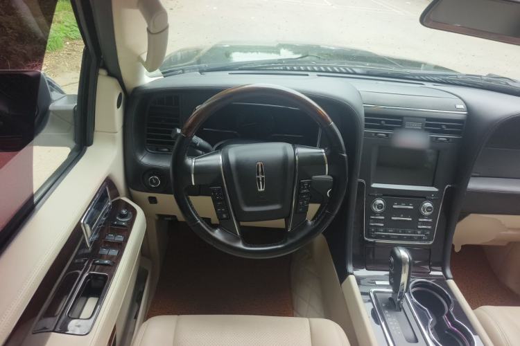 Used Lincoln Navigator  Steering Wheel