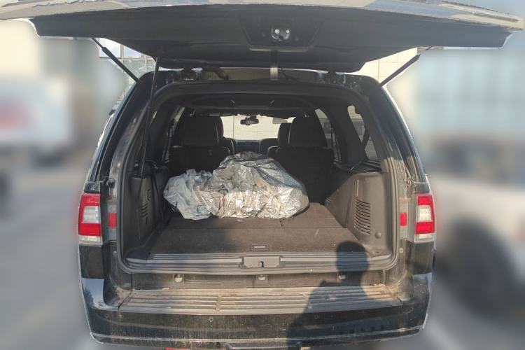 Used Lincoln Navigator 2016 3.5T AWD Trunk