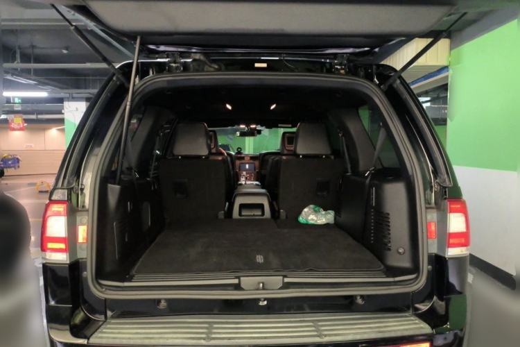 Used Lincoln Navigator 2016 3.5T AWD Trunk