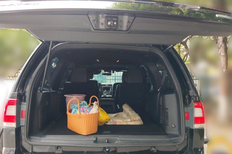 Used Lincoln Navigator 2016 3.5T AWD Trunk