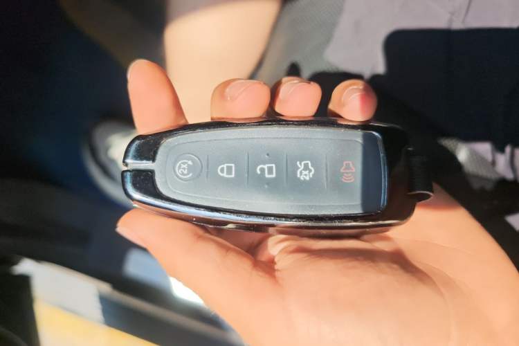 Used Lincoln Navigator 2016 3.5T AWD Vehicle Key