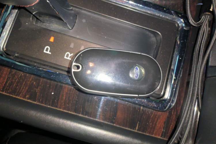 Used Lincoln Navigator 2016 3.5T AWD Vehicle Key