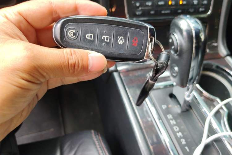 Used Lincoln Navigator 2016 3.5T AWD Vehicle Key