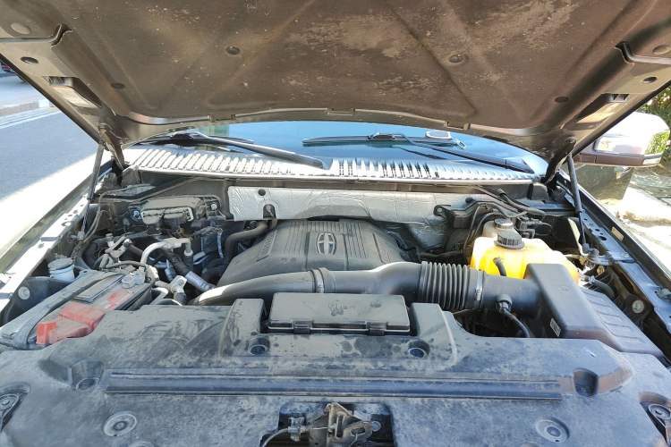 Used Lincoln Navigator 2016 3.5T AWD Engine Bay