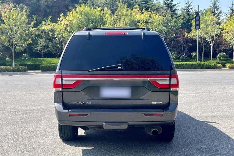 Used Lincoln Navigator 2016 3.5T AWD Exterior 3