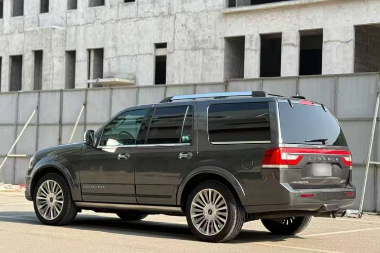 Used Lincoln Navigator 2016 3.5T AWD Exterior 3