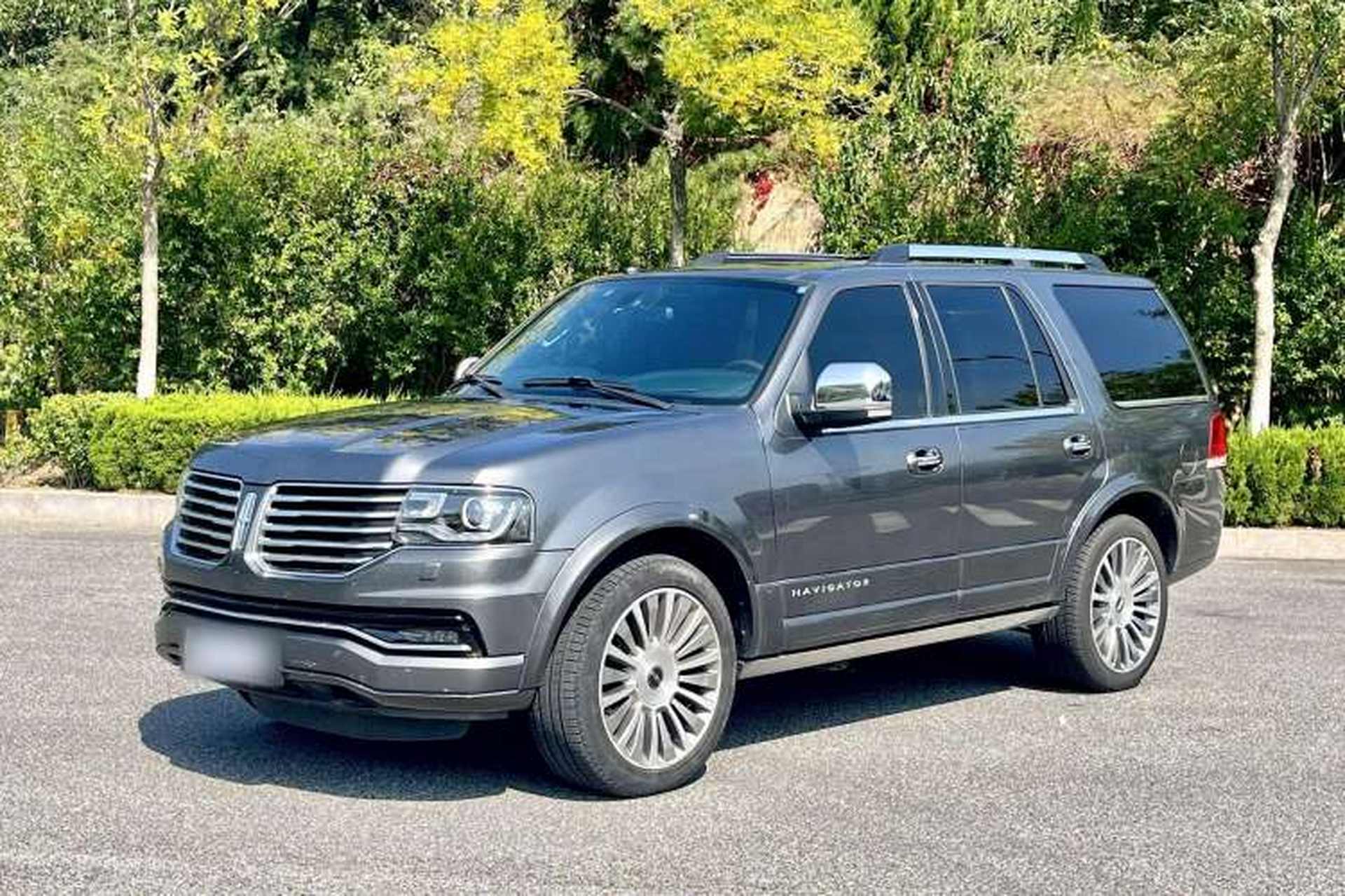 Used Lincoln Navigator 2016 3.5T AWD Front Left 45 Deg