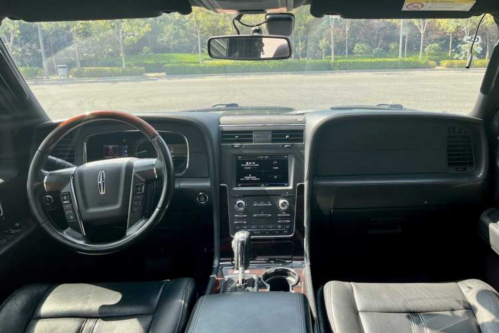 Used Lincoln Navigator 2016 3.5T AWD Interior 2