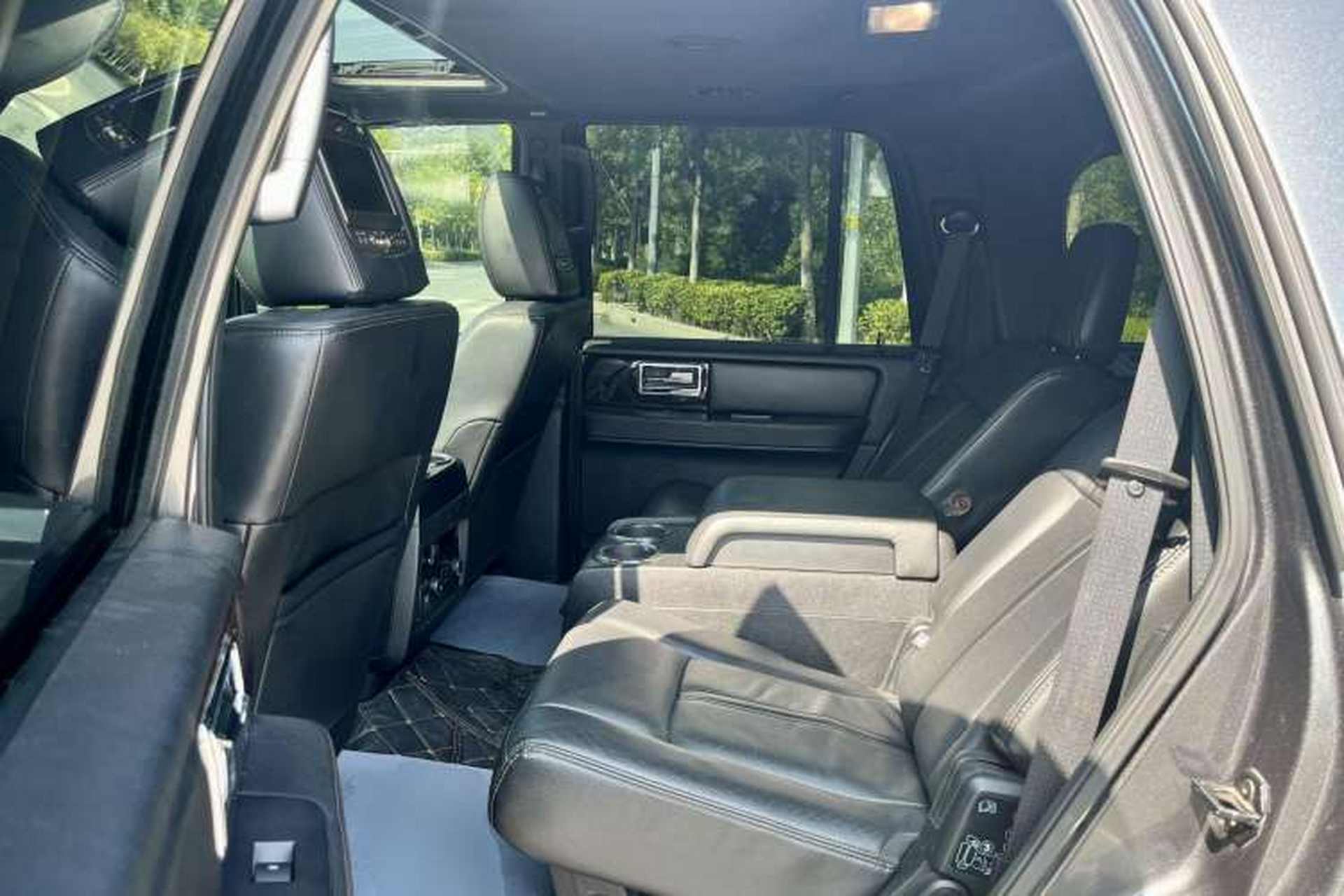 Used Lincoln Navigator 2016 3.5T AWD Interior 5
