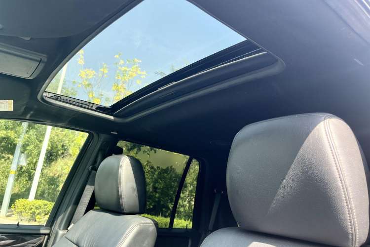 Used Lincoln Navigator 2016 3.5T AWD Interior 6