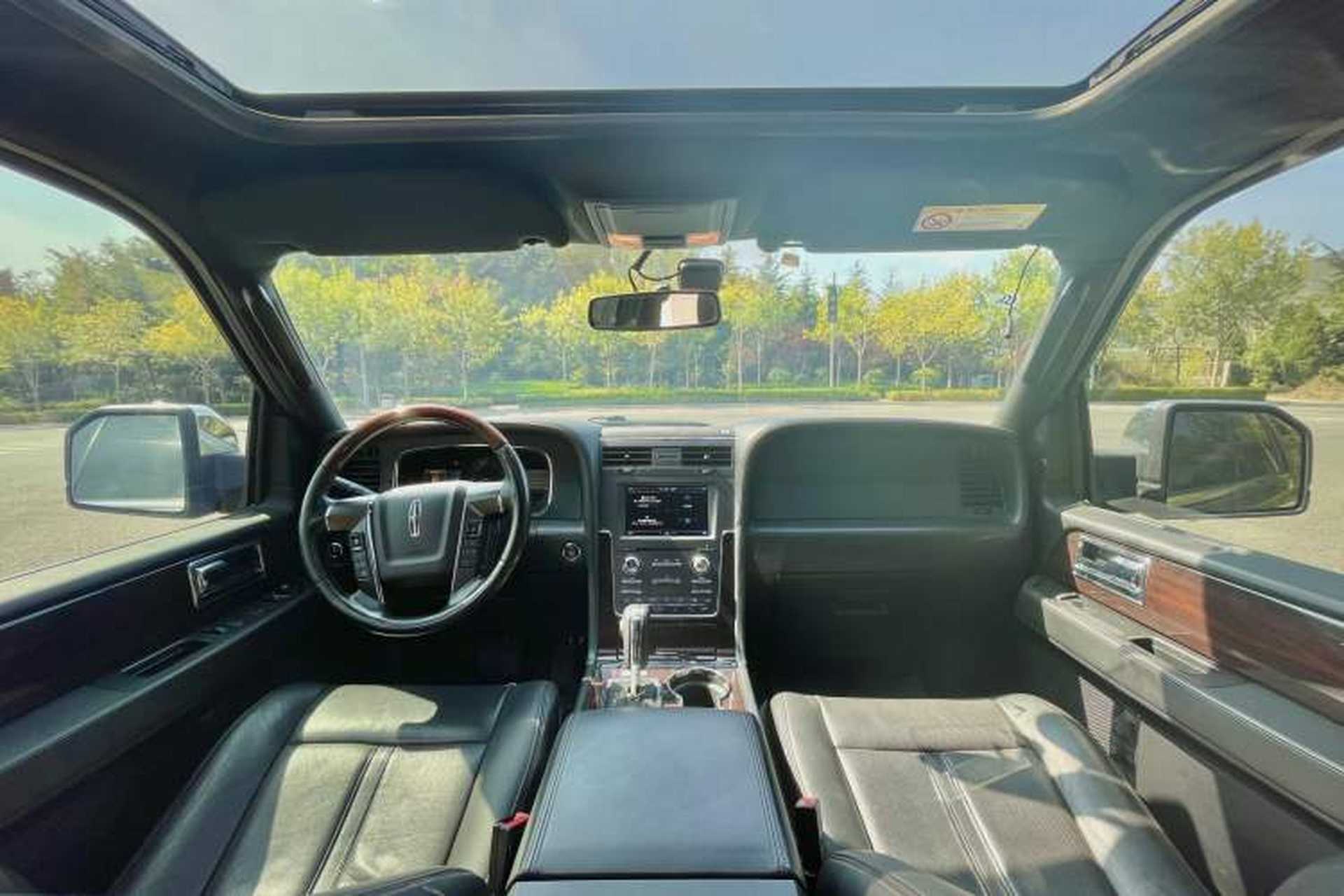 Used Lincoln Navigator 2016 3.5T AWD Interior 7