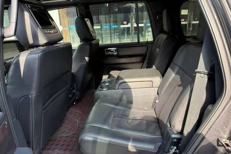 Used Lincoln Navigator 2016 3.5T AWD Interior 7