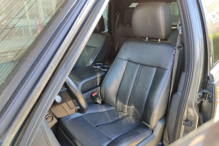Used Lincoln Navigator 2016 3.5T AWD Left Front Seat
