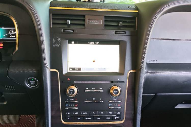 Used Lincoln Navigator 2017 3.5T AWD Audio And AC Panel