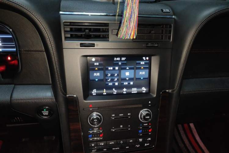 Used Lincoln Navigator 2017 3.5T AWD Audio And AC Panel