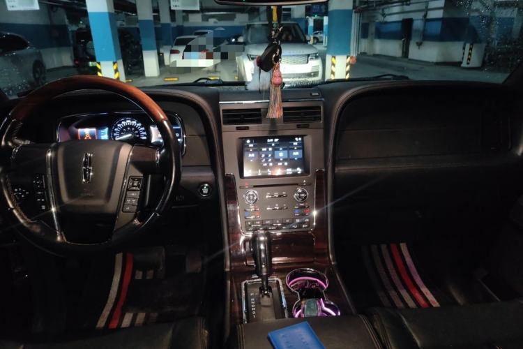 Used Lincoln Navigator 2017 3.5T AWD Center Console