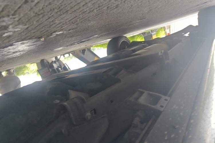 Used Lincoln Navigator  Chassis Front Right