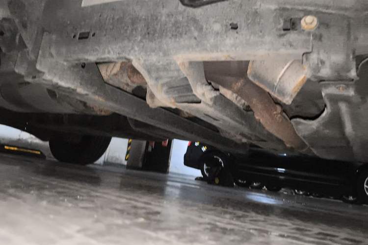 Used Lincoln Navigator  Chassis Front Right