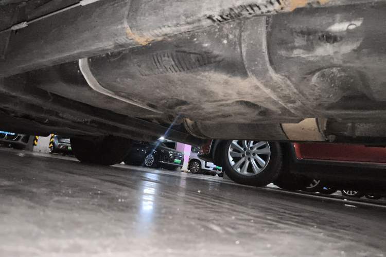 Used Lincoln Navigator  Chassis Rear Left