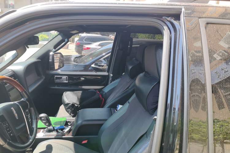 Used Lincoln Navigator 2017 3.5T AWD Driver Seat