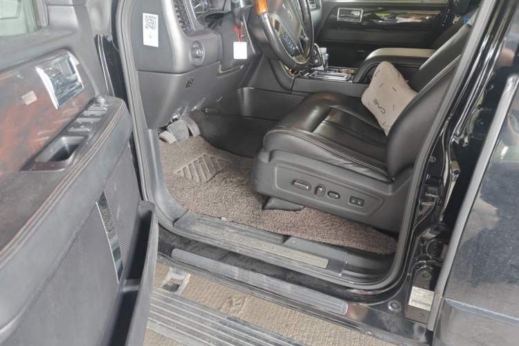Used Lincoln Navigator  Driver Seat