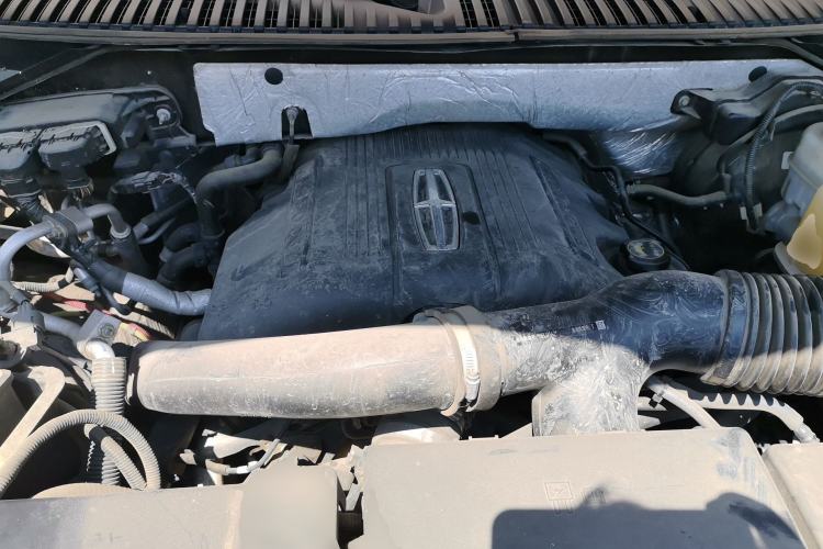 Used Lincoln Navigator 2017 3.5T AWD Engine Bay