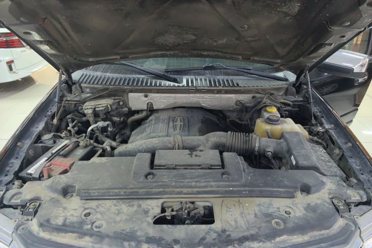 Used Lincoln Navigator 2017 3.5T AWD Engine Bay
