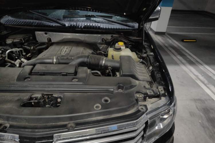 Used Lincoln Navigator 2017 3.5T AWD Engine Bay Left