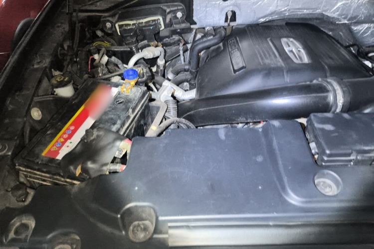 Used Lincoln Navigator  Engine Bay Right