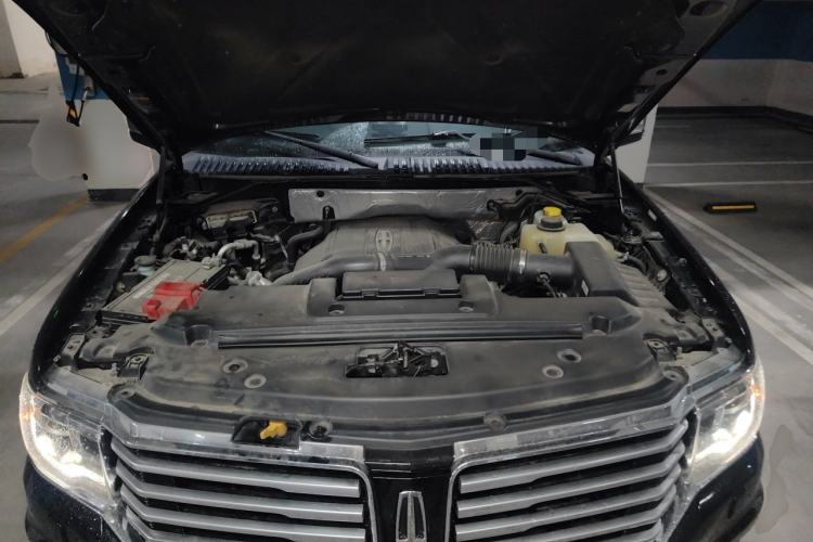 Used Lincoln Navigator 2017 3.5T AWD Engine Bay