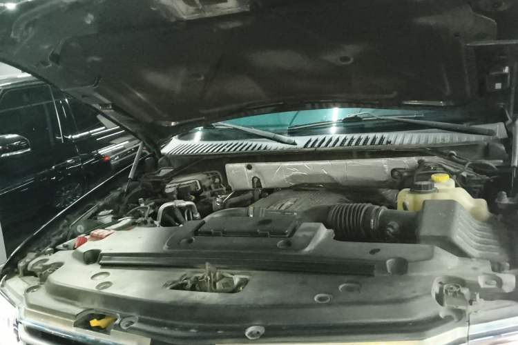 Used Lincoln Navigator 2017 3.5T AWD Engine Bay