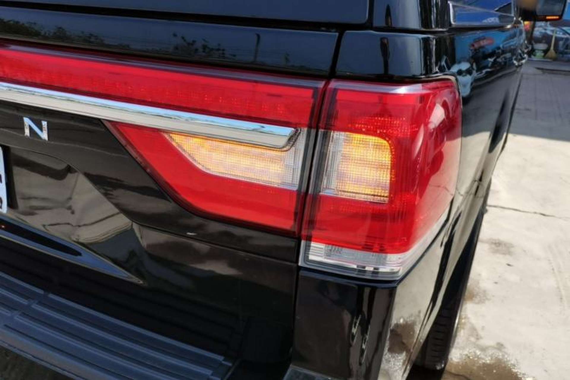 Used Lincoln Navigator 2017 3.5T Four-Wheel Drive Long Wheelbase Select 200A U.S. Specification Exterior 1