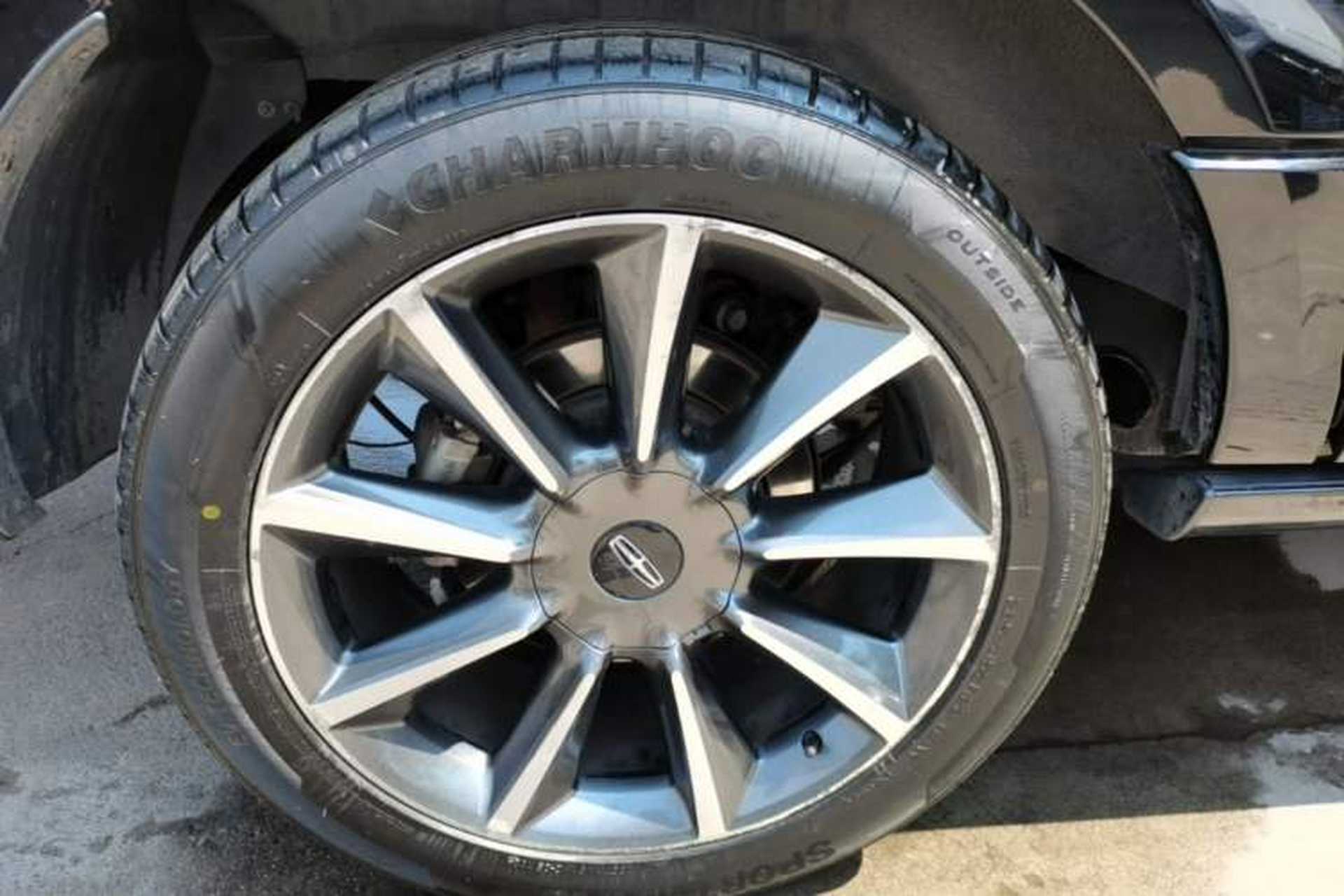 Used Lincoln Navigator 2017 3.5T Four-Wheel Drive Long Wheelbase Select 200A U.S. Specification Exterior 3