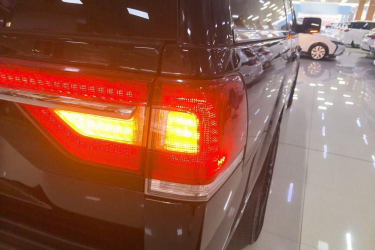 Used Lincoln Navigator 2017 3.5T AWD Exterior 3
