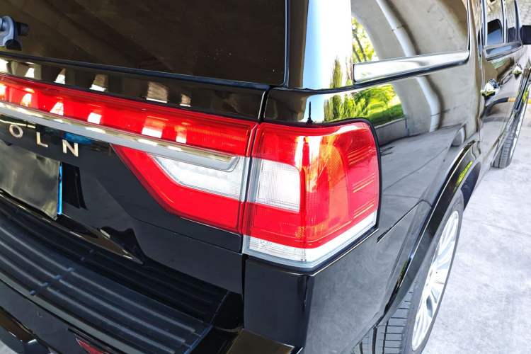 Used Lincoln Navigator 2017 3.5T AWD Exterior 3