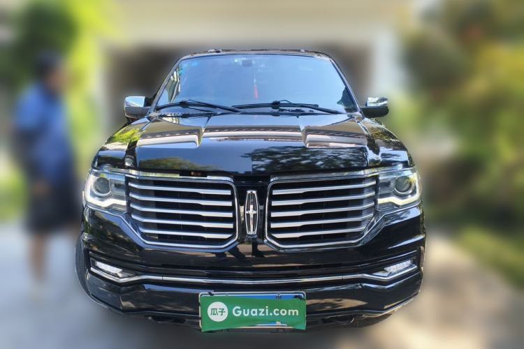 Used Lincoln Navigator  Front