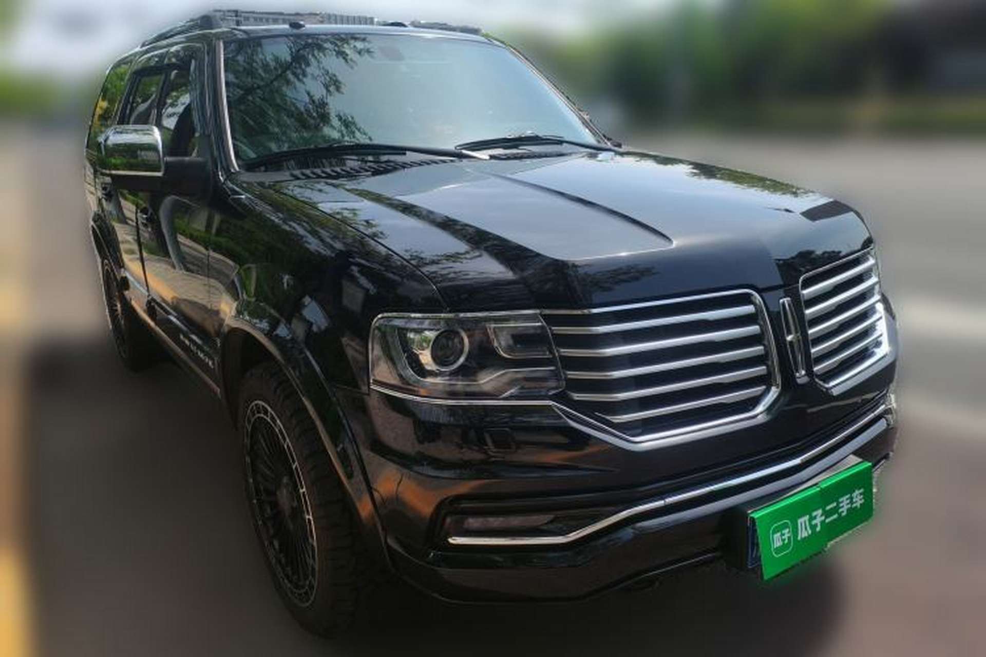 Used Lincoln Navigator 2017 3.5T AWD Front Right 45 Deg