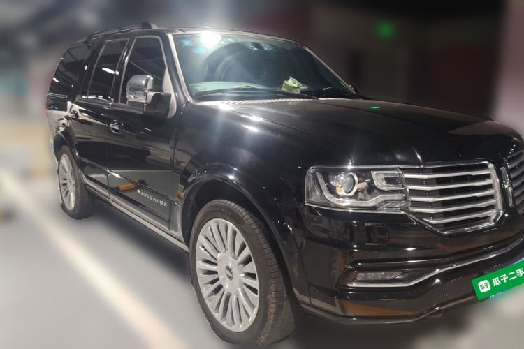 Used Lincoln Navigator 2017 3.5T AWD Front Right 45 Deg