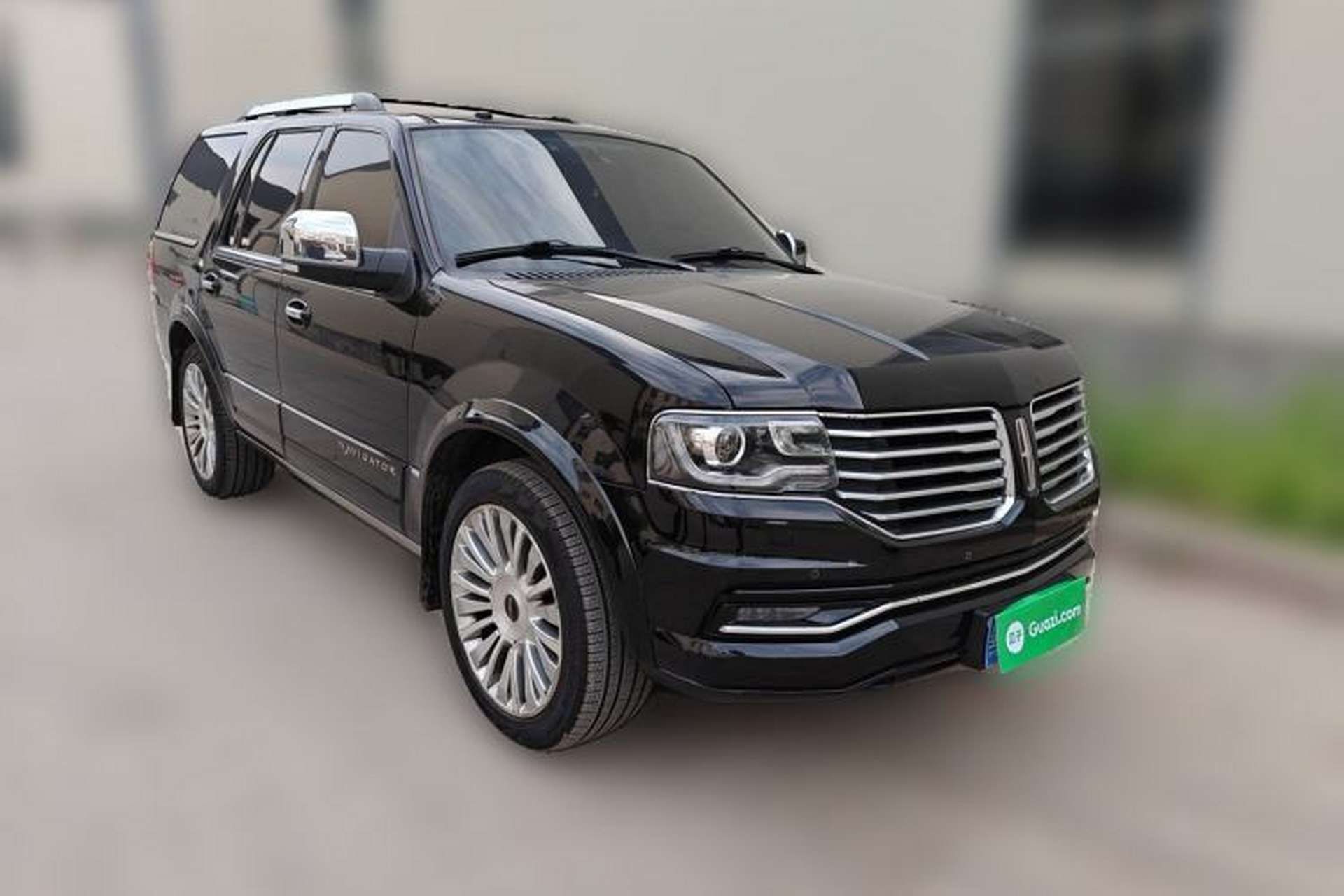 Used Lincoln Navigator 2017 3.5T AWD Front Right 45 Deg