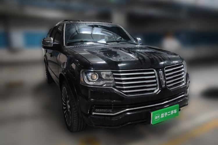 Used Lincoln Navigator 2017 3.5T AWD Front Right 45 Deg