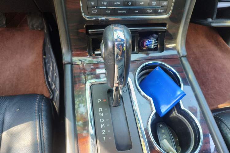 Used Lincoln Navigator  Gear Lever