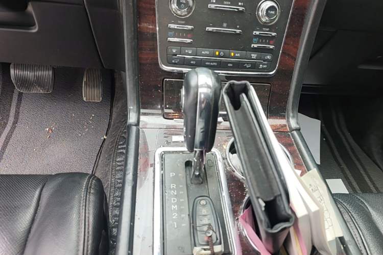 Used Lincoln Navigator 2017 3.5T AWD Gear Lever