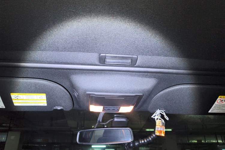 Used Lincoln Navigator  Headliner