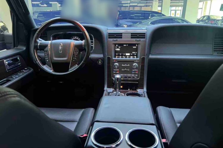 Used Lincoln Navigator 2017 3.5T AWD Interior 2