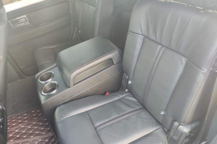 Used Lincoln Navigator 2017 3.5T AWD Interior 4