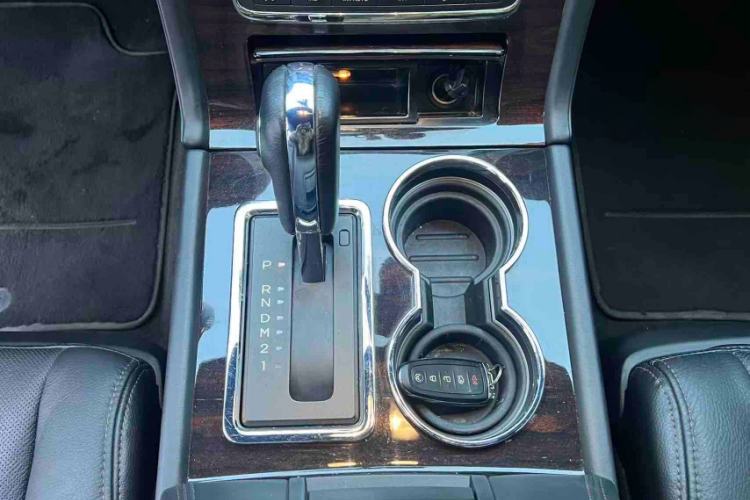 Used Lincoln Navigator 2017 3.5T AWD Interior 7