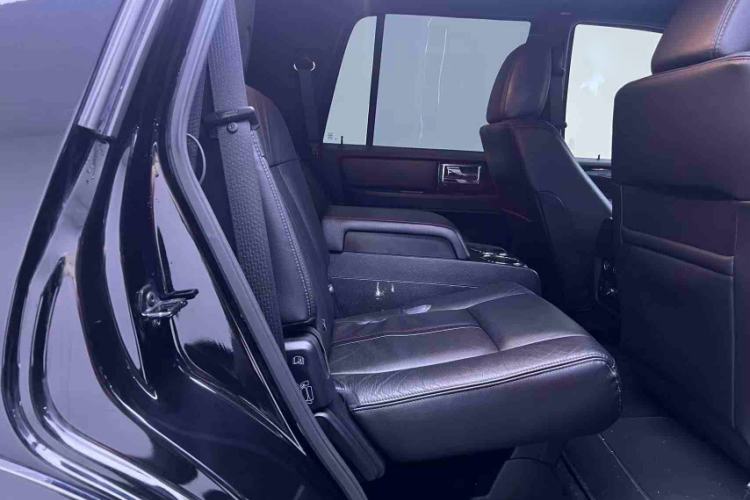 Used Lincoln Navigator 2017 3.5T AWD Interior 9