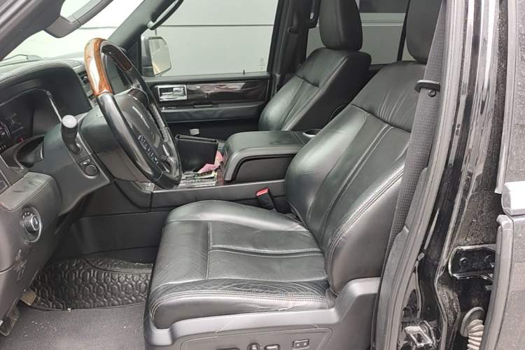 Used Lincoln Navigator 2017 3.5T AWD Left Front Seat