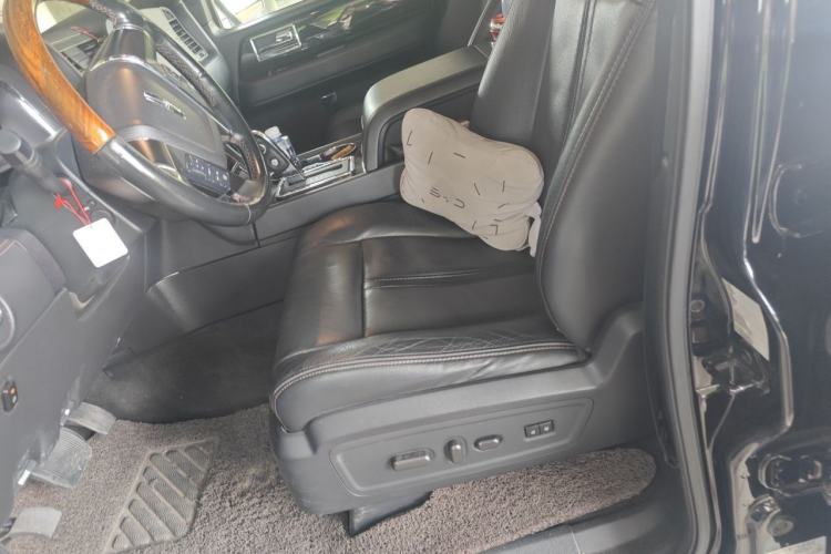Used Lincoln Navigator  Left Front Seat
